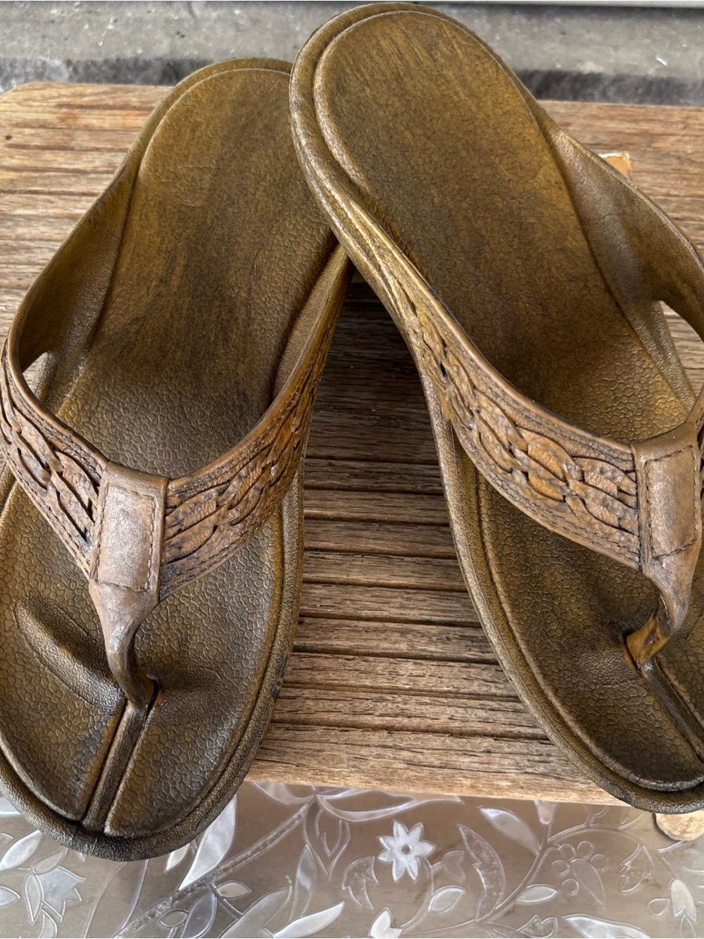 Pali Hawaii Braided Leather Thong Sandals - Brown with green tint women’s 8 NWOT